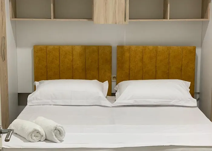 شقة Joni فلورا